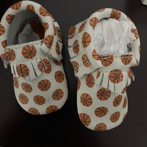 Freshly Picked size 2 Moccs